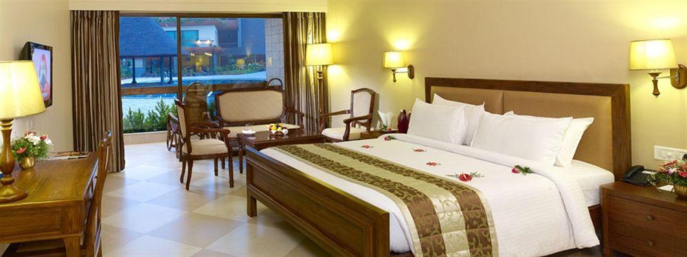 Uday Suites - The Airport Hotel Тривандрум Экстерьер фото