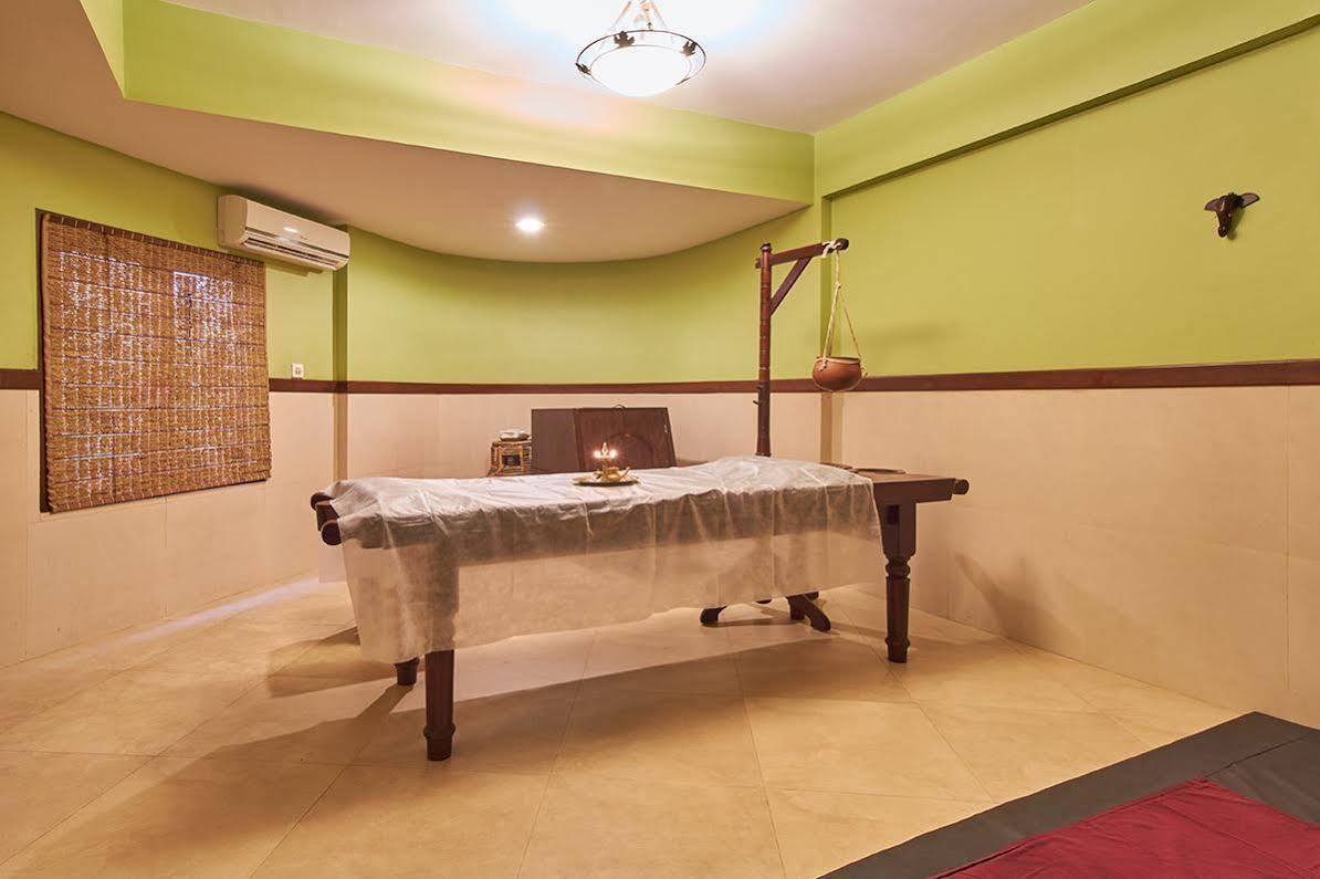 Uday Suites - The Airport Hotel Тривандрум Экстерьер фото
